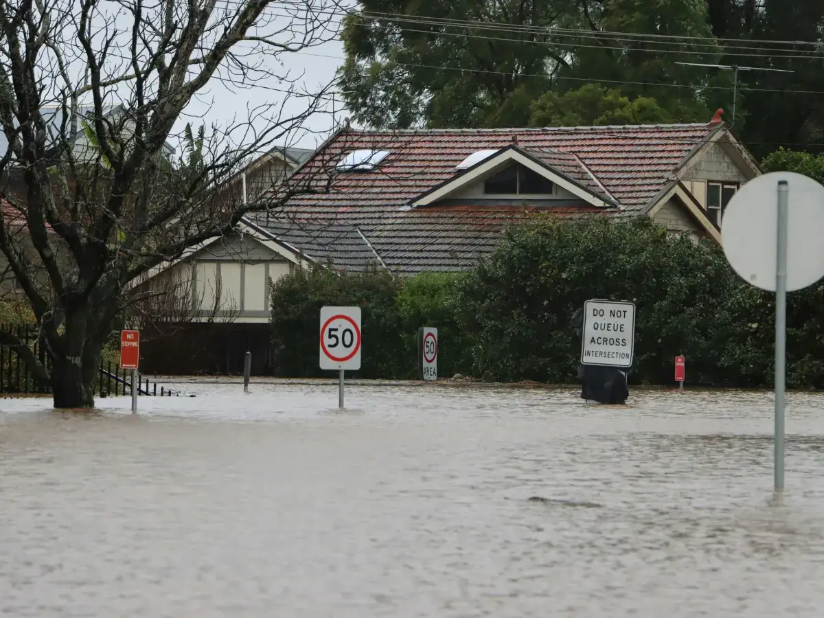 Flood Restoration Service Hero page